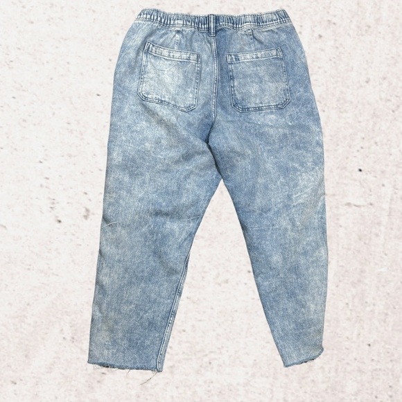 GAP Blue High Rise Jeans with Distressed Details - Picture 2 of 5